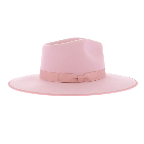 Chapeau rose en laine