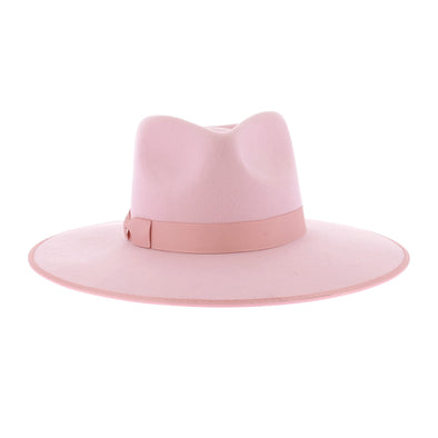 Chapeau rose en laine