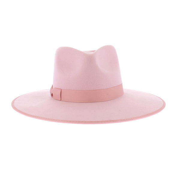 Chapeau rose en laine