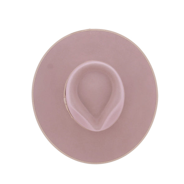 Chapeau rose en laine