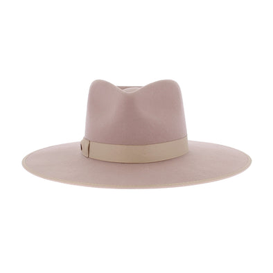 Chapeau rose en laine