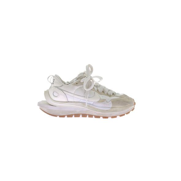 Baskets blanches "Vaporwaffle Sacai Sail Gum"