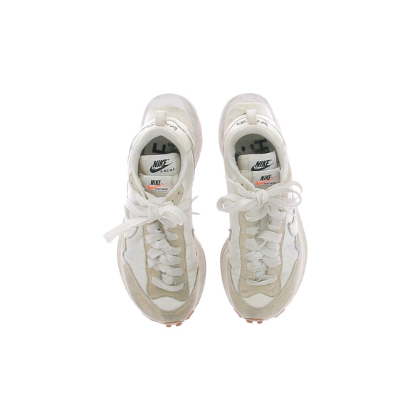Baskets blanches "Vaporwaffle Sacai Sail Gum"