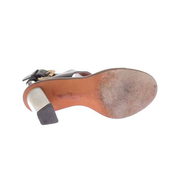 Sandales en cuir noires et talons en méta
