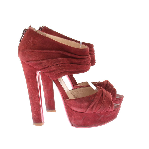 Sandales à talons en daim rouges
