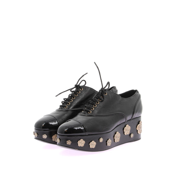 Derbies en cuir noir à plateformes Camélia