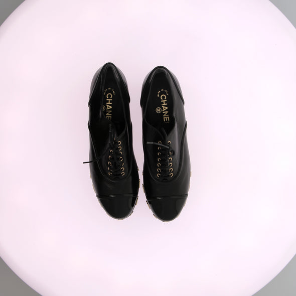 Derbies en cuir noir à plateformes Camélia