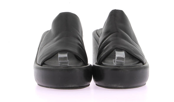 Mules compensées noires