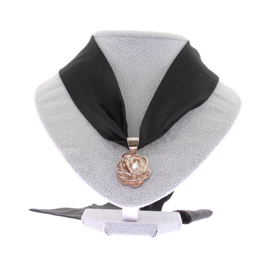 Collier en satin et doré