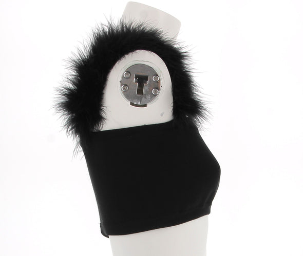 Top noir orné de plumes