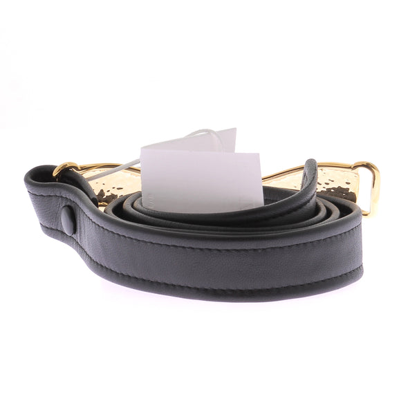 Ceinture noire à boucle dorée