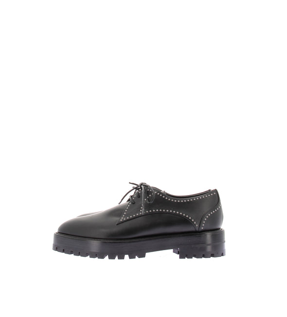 Derbies en cuir cloutées