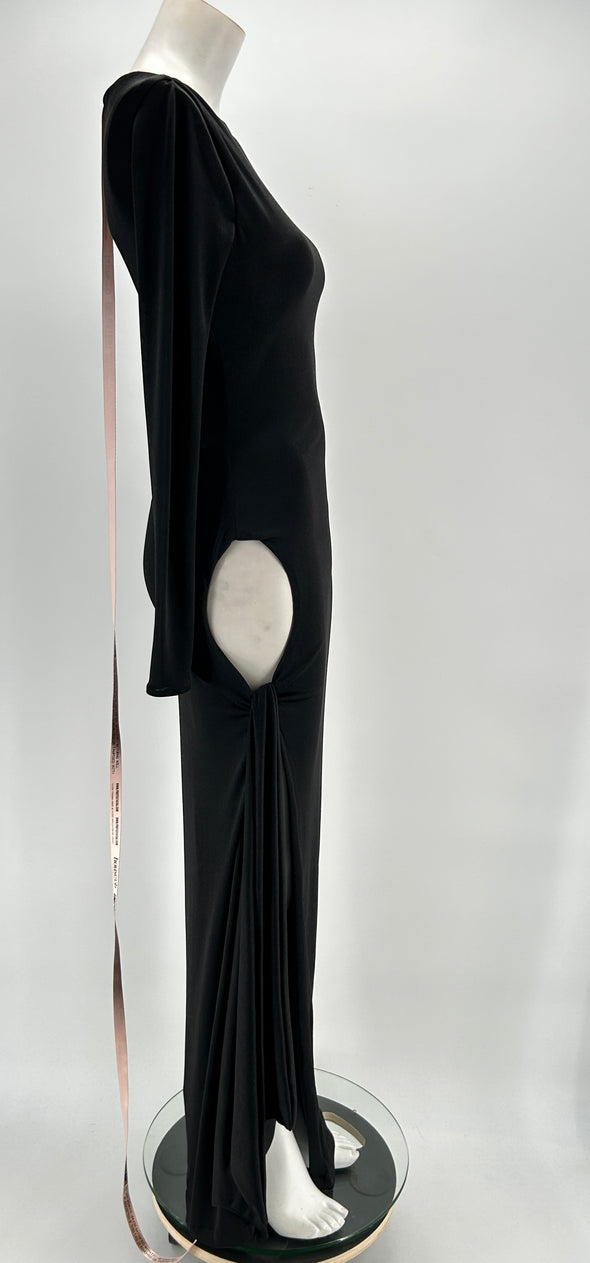 Robe noire à découpes