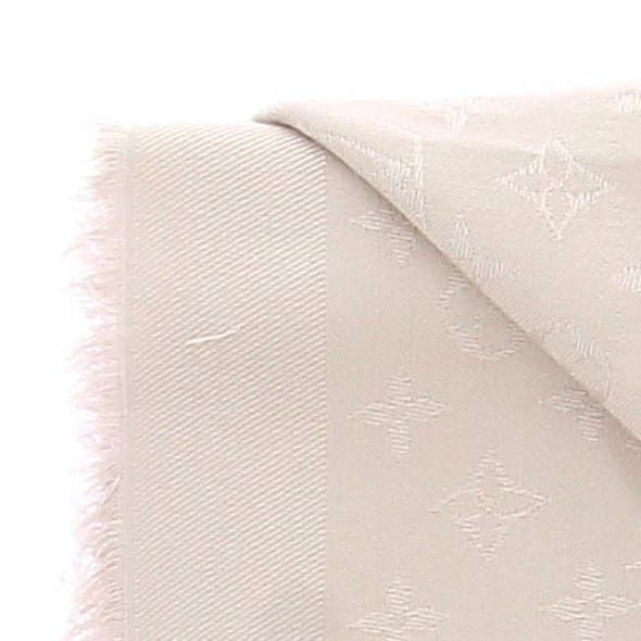 Foulard en mélange de laine et soie