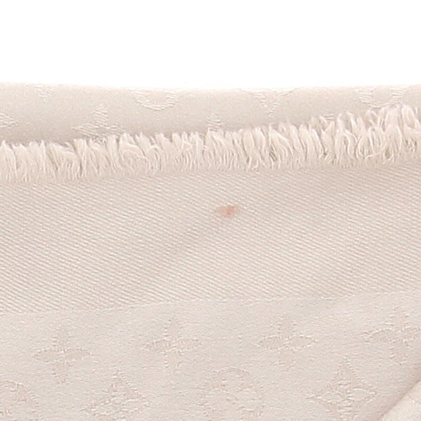 Foulard en mélange de laine et soie