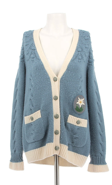 Cardigan bleu clair et crème