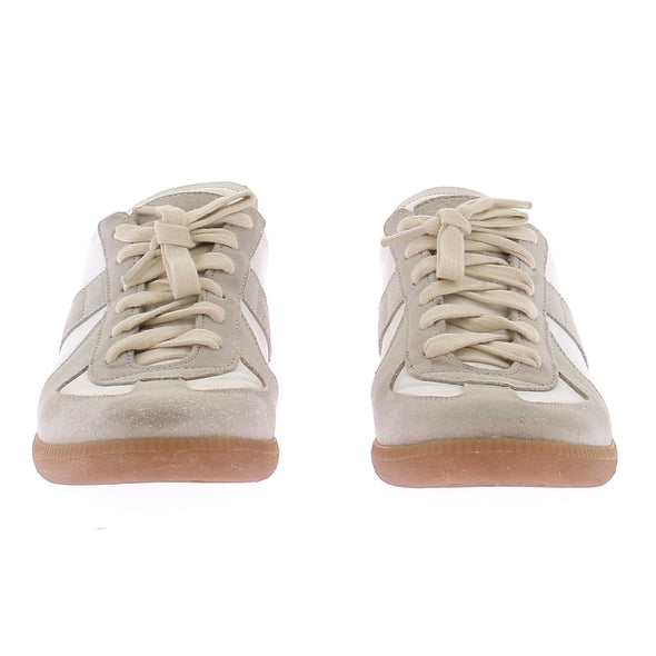 Baskets grises et blanches "Replica"