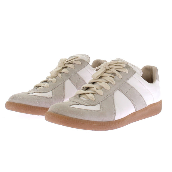 Baskets grises et blanches "Replica"