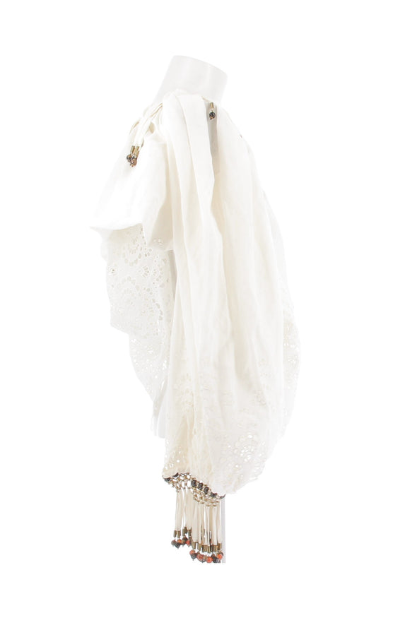 Top blanc et perles