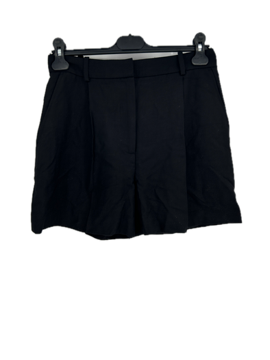 Short noir