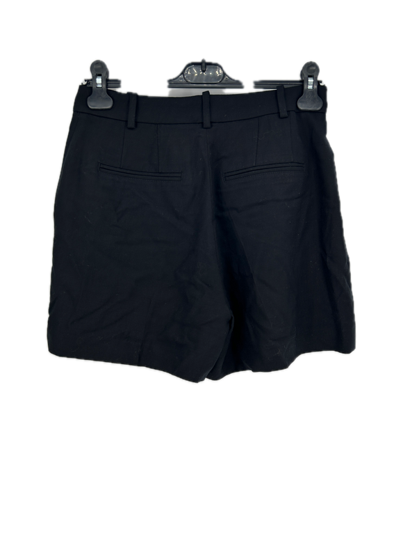 Short noir