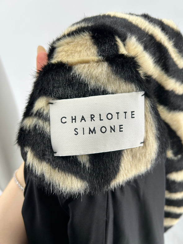 Manteau en fausse fourrure