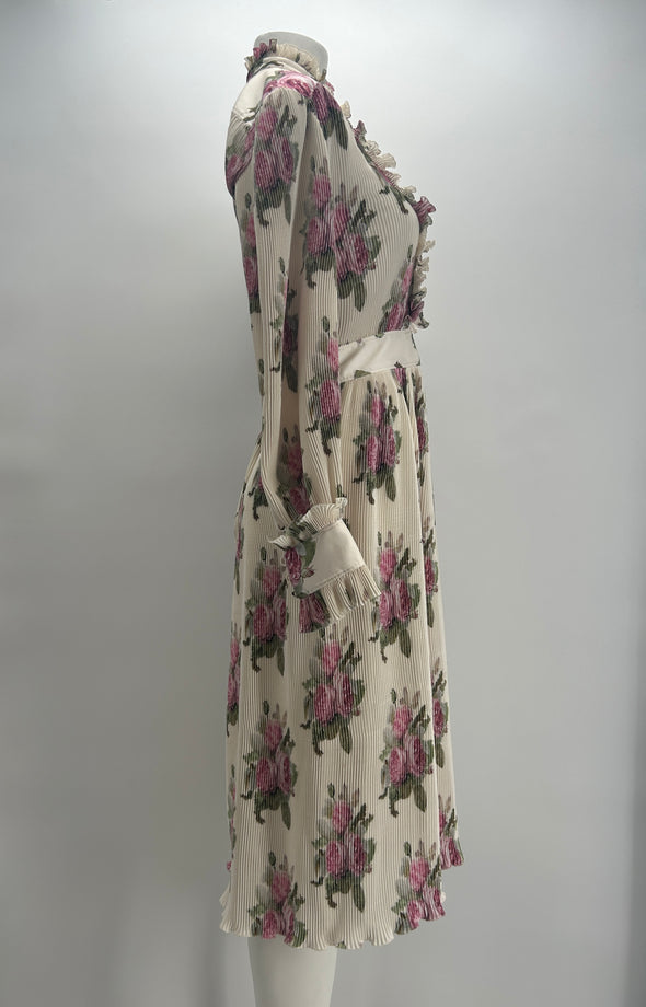 Robe à fleurs longue plissée