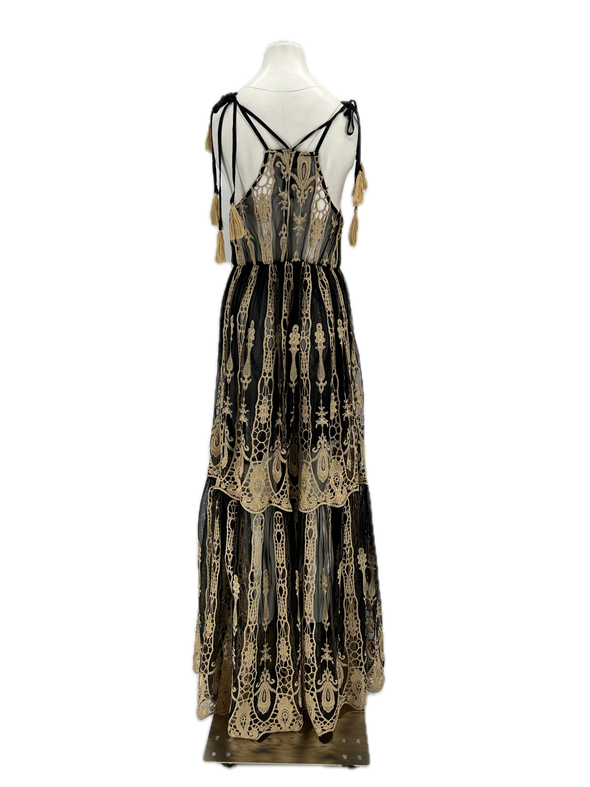 Robe dorée et noire