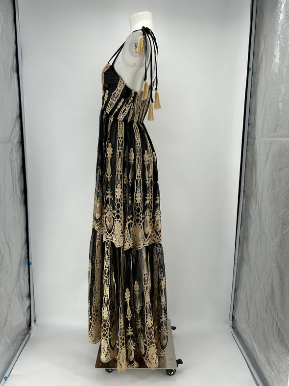 Robe dorée et noire