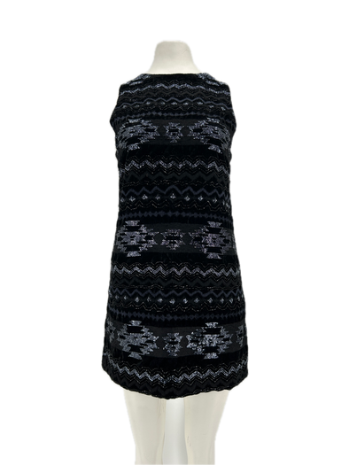 Robe noire perlée