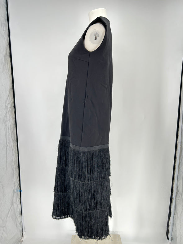 Robe noire à franges