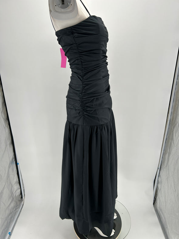 Robe longue drapée noire