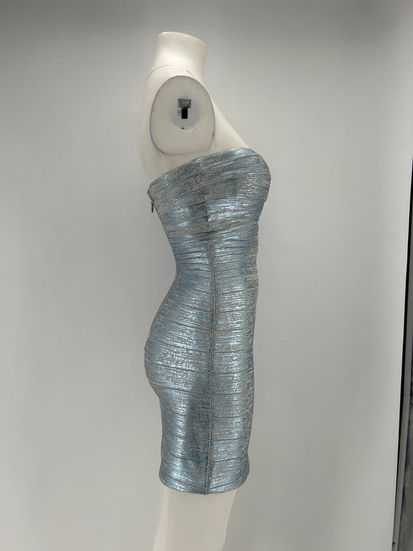 Robe bleue irisée