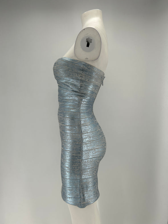 Robe bleue irisée