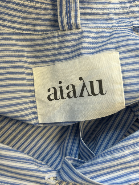 Chemise rayée blanche et bleue