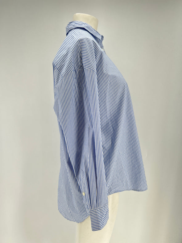 Chemise rayée blanche et bleue