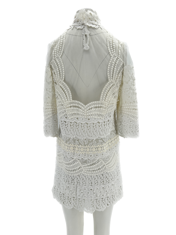 Robe en dentelle blanche