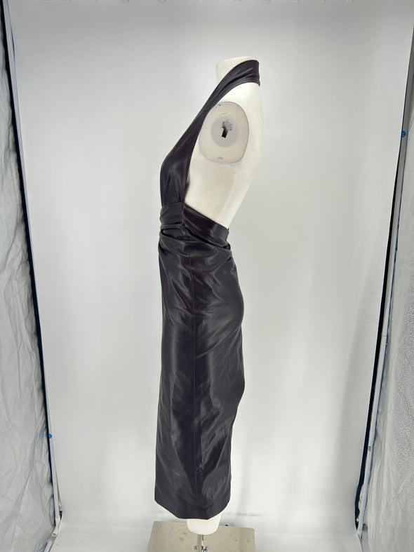 Robe marron en similicuir