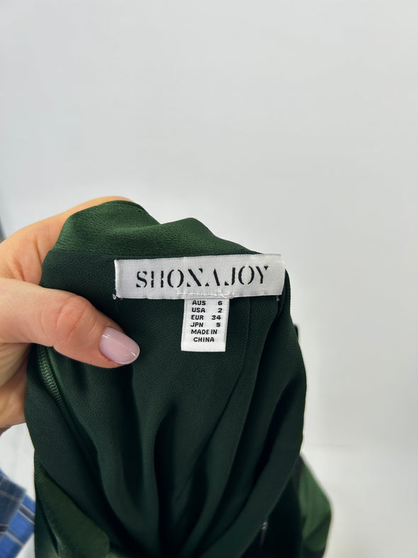 Robe satinée verte