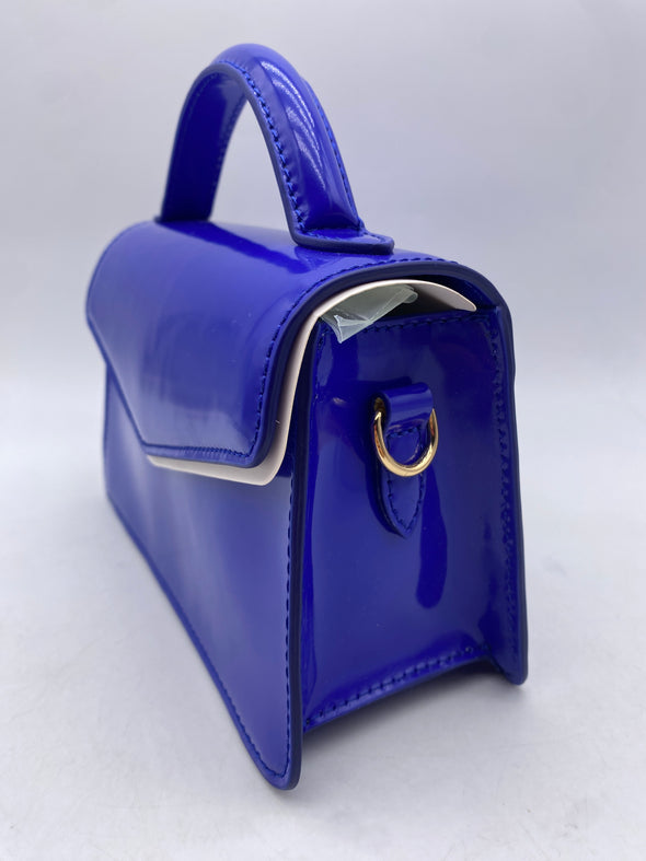 Sac à main en cuir vernis bleu