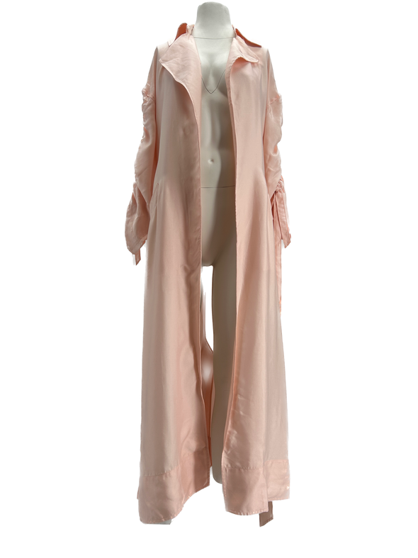 Veste longue rose ceinturée