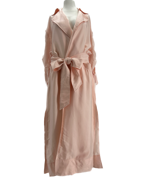 Veste longue rose ceinturée