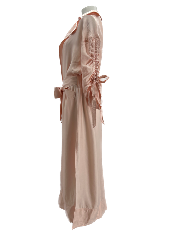 Veste longue rose ceinturée