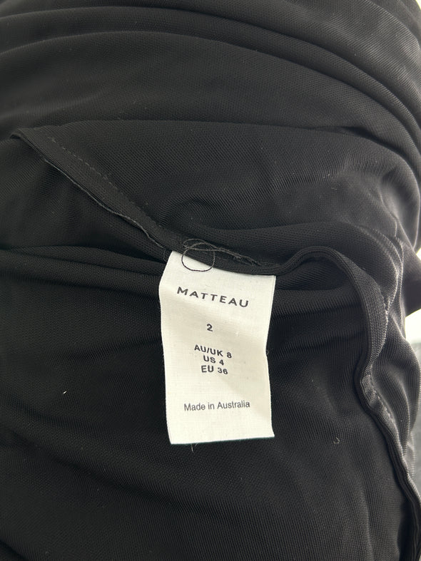 Robe noire à franges