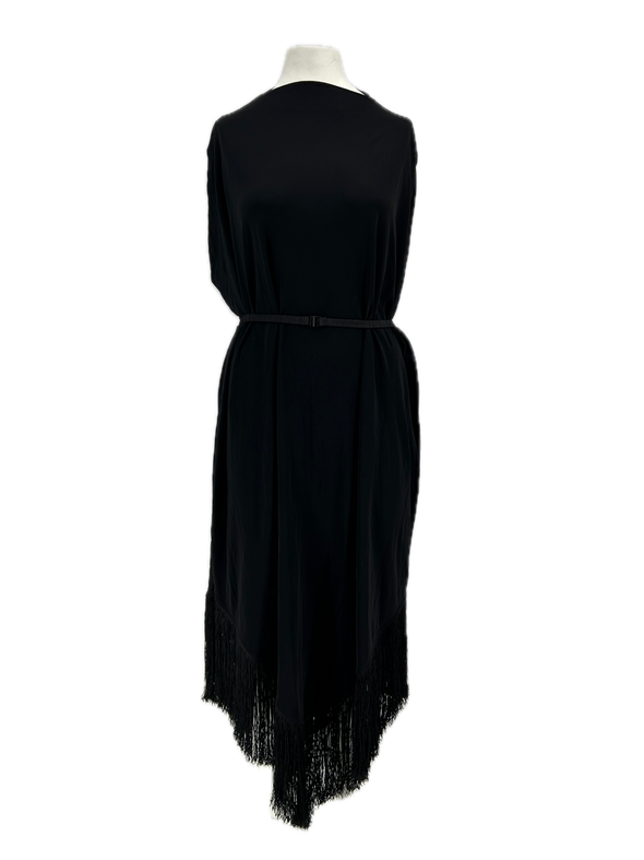 Robe noire à franges