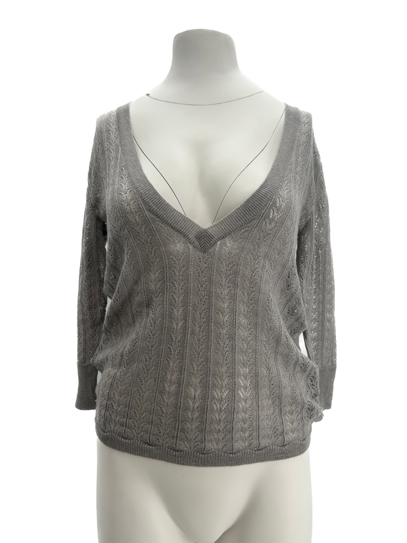 Top gris en maille ajourée