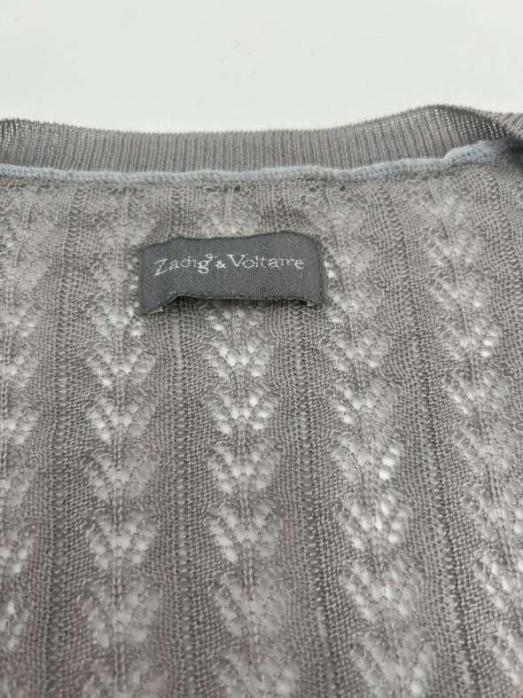 Top gris en maille ajourée
