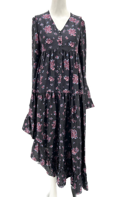 Robe noire asymétrique à motif floral