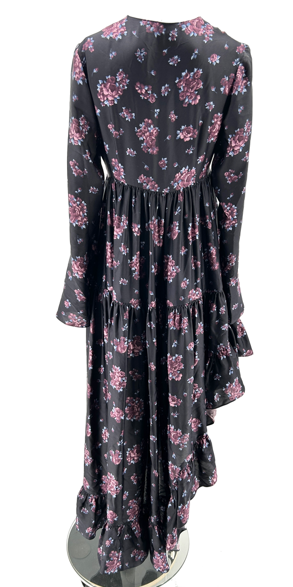 Robe noire asymétrique à motif floral