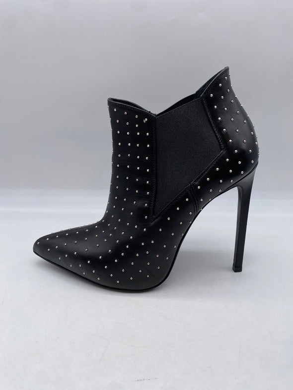 Bottines à talons et clous